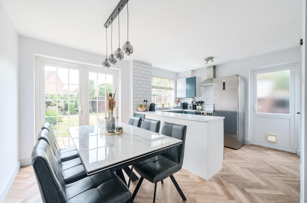 1294019-16-682dce...