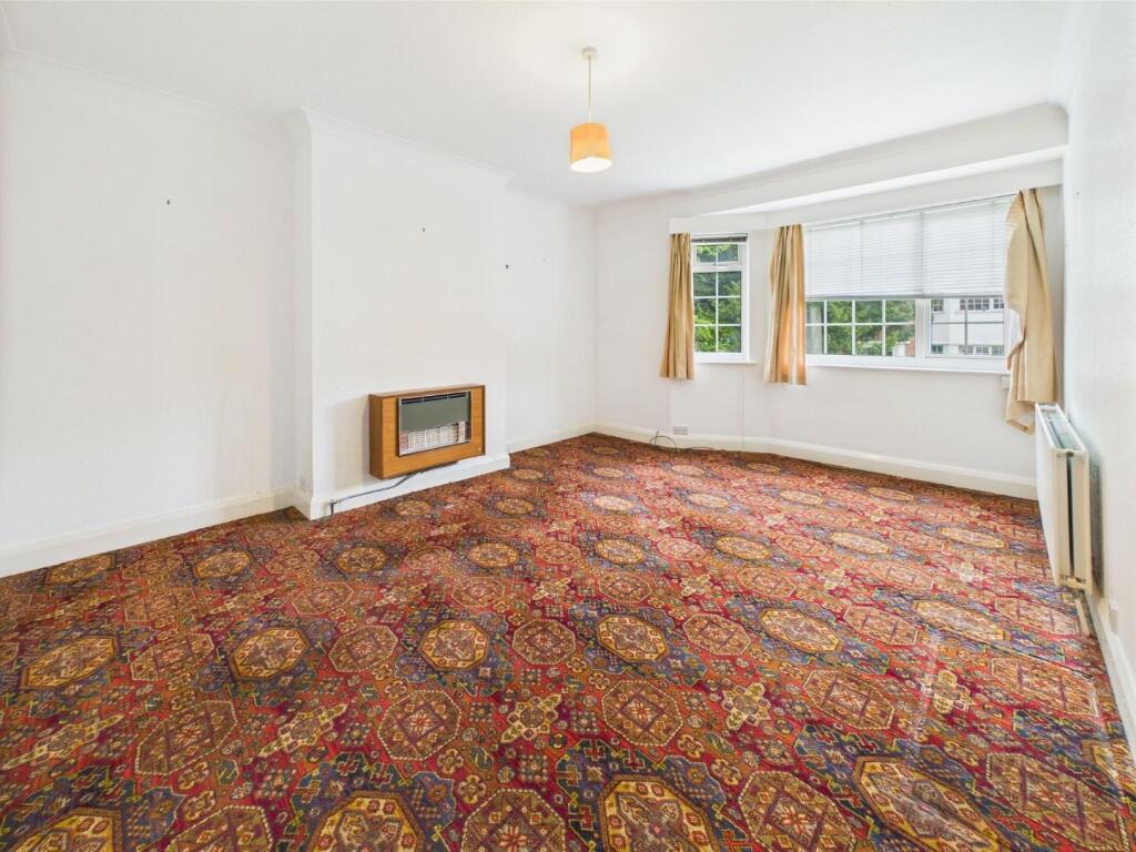 Sitting/Dining Room