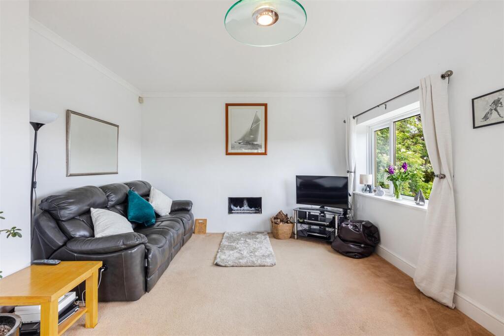 A13 - Pine Lodge Copythorne Road Brixham - 250609.