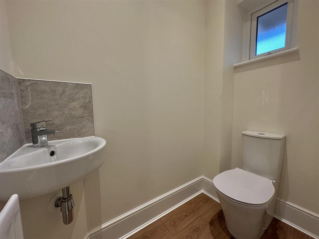 DOWNSTAIRS WC.jpg