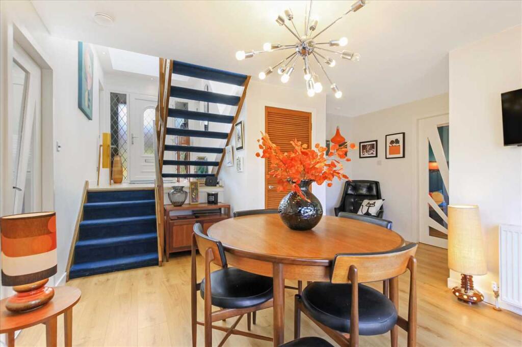 Dining Area (2)