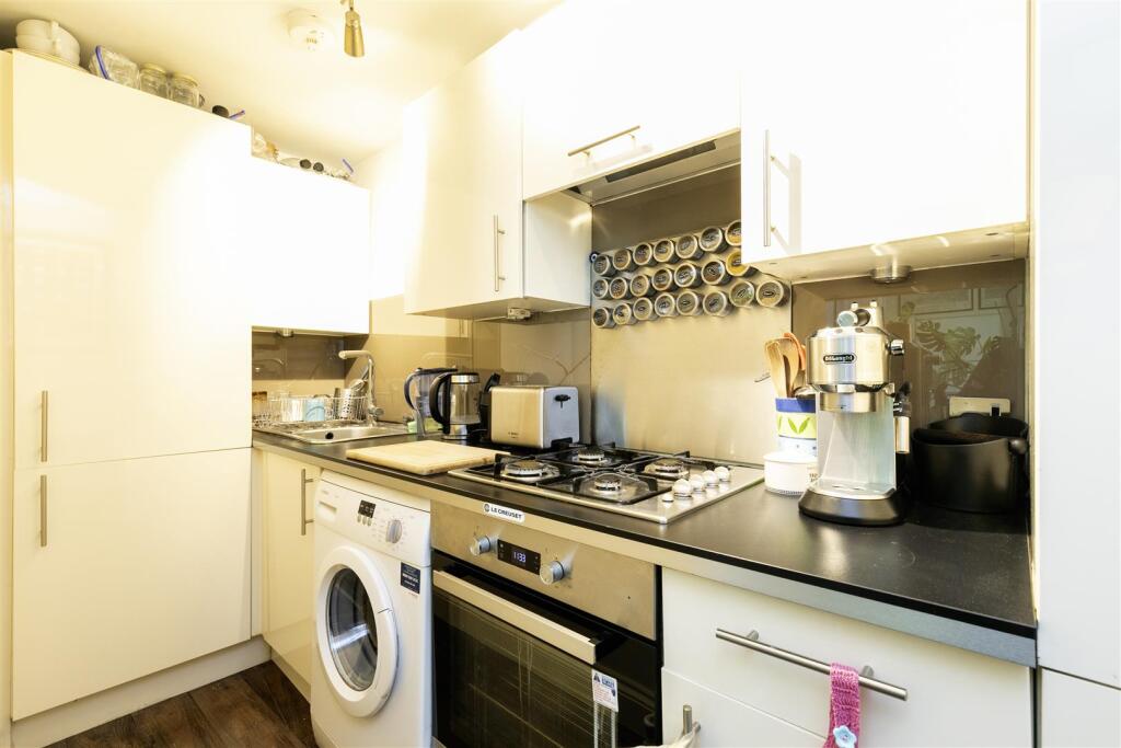 F5, 19 Crescent Road -3.jpg