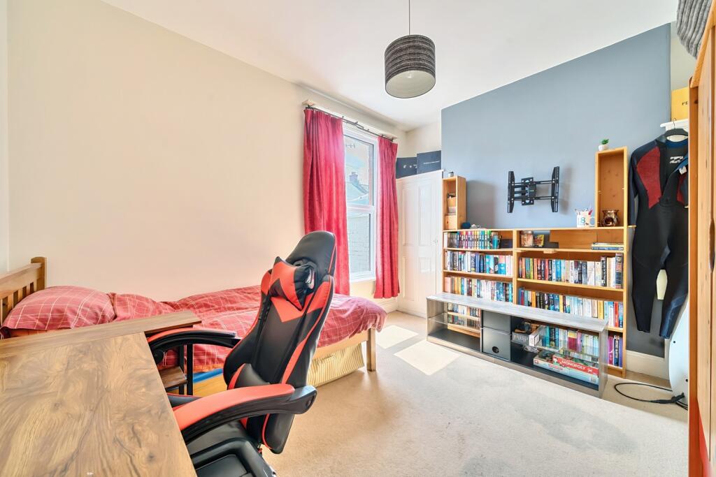 1310281-6-684c2398b7d94