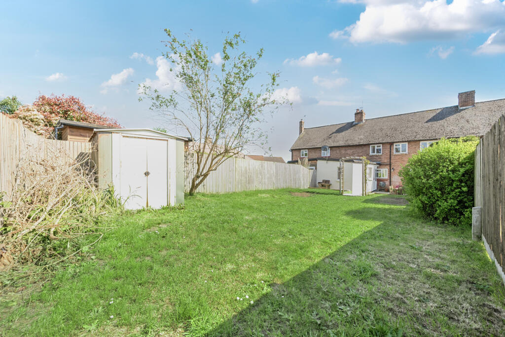 Good sized private rear garden