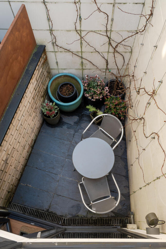 266081 - Prowse Place, London NW1 - high res - ...