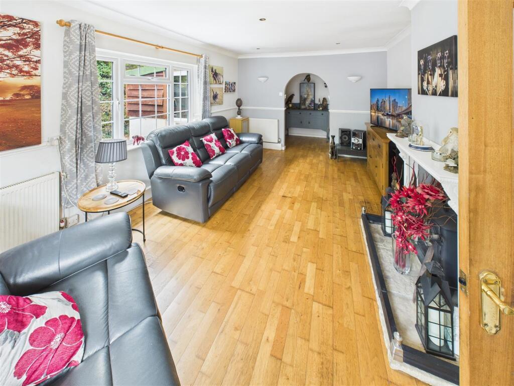 livingroom 3.jpg
