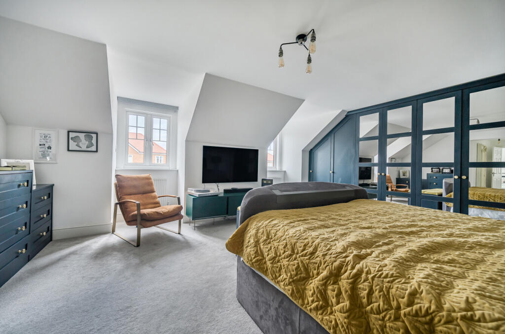 1369815-21-68f798...