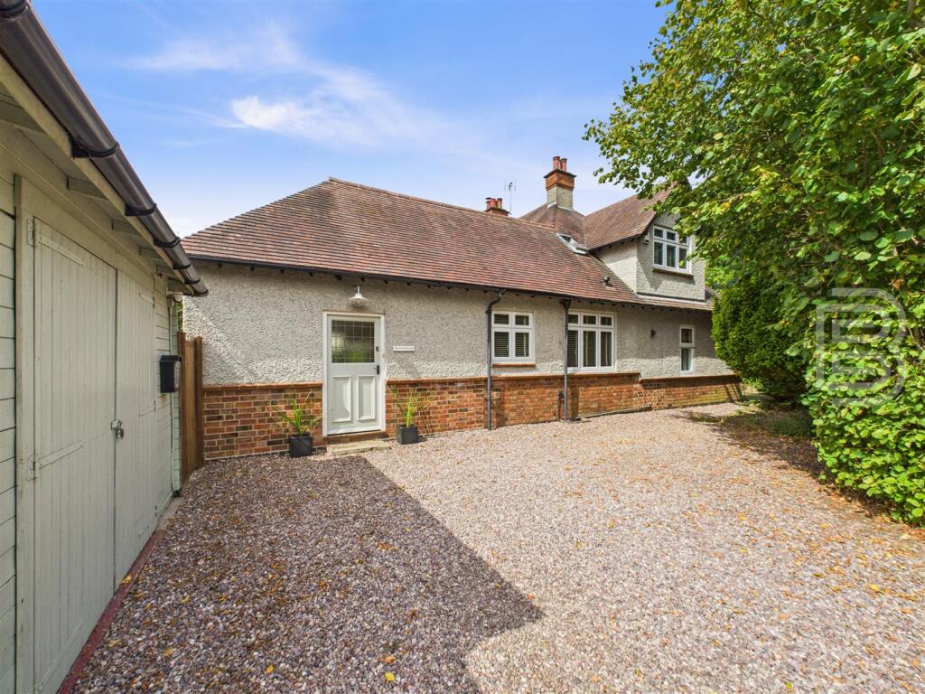 Driveway and Garage.jpg