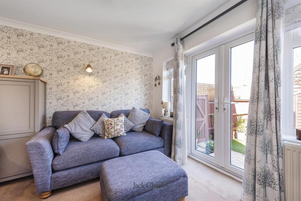 Robin Cottage, TN12 5AR 005.jpg