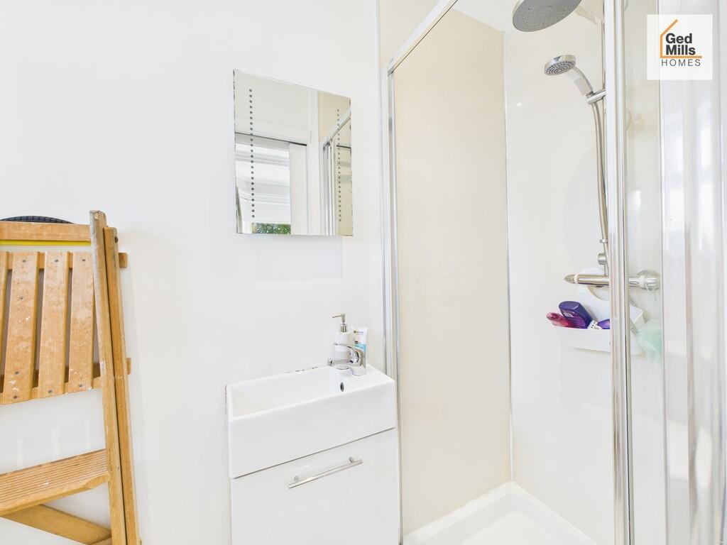 CAM04261G0-PR0064...