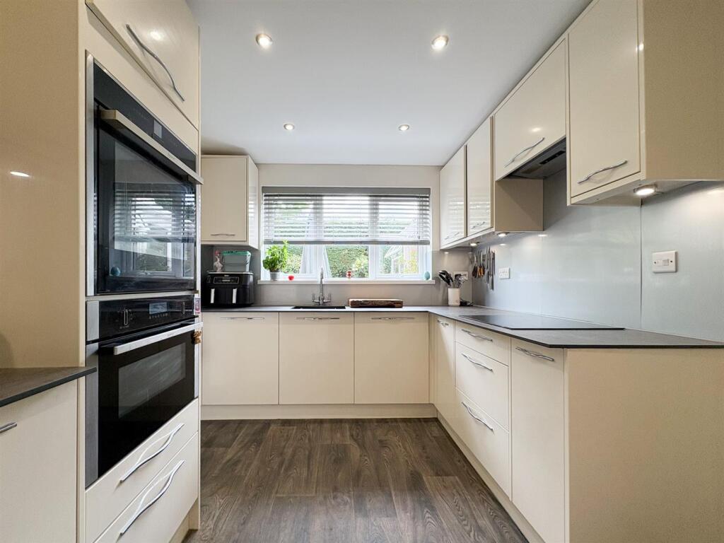 Kitchen..jpg