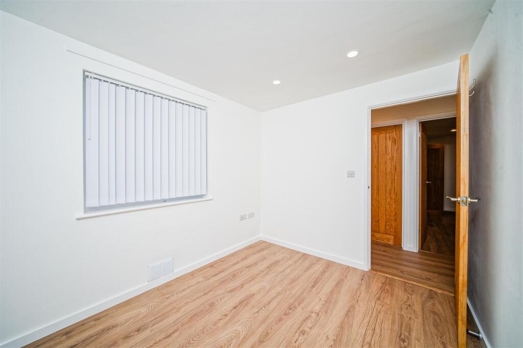 24 Gatcombe Drive Stoke Gifford BS34 8NX RAW -inte