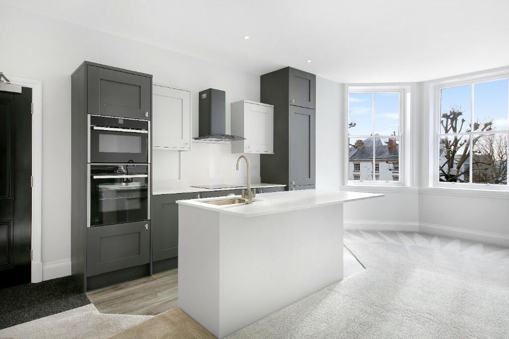 Living / Kitchen