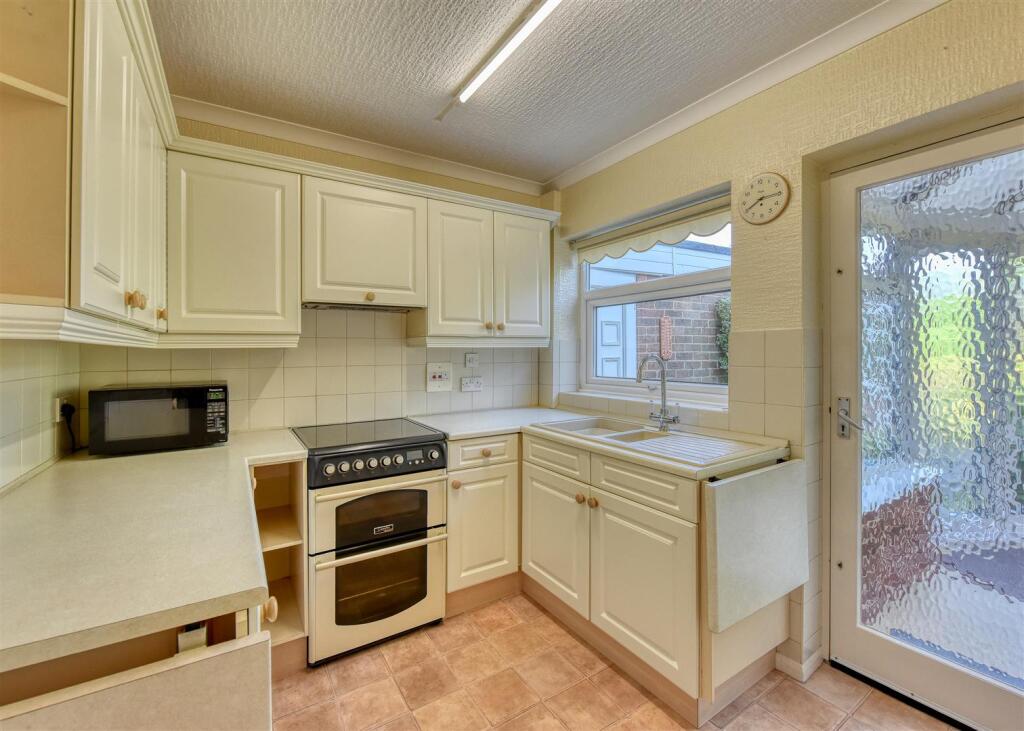 334a Penn Road-Kitchen.jpg