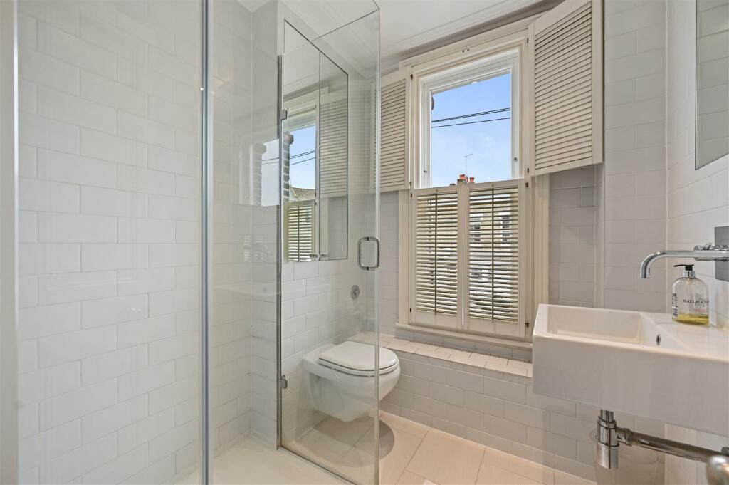 Sterne Street - Ensuite3 (1).JPG