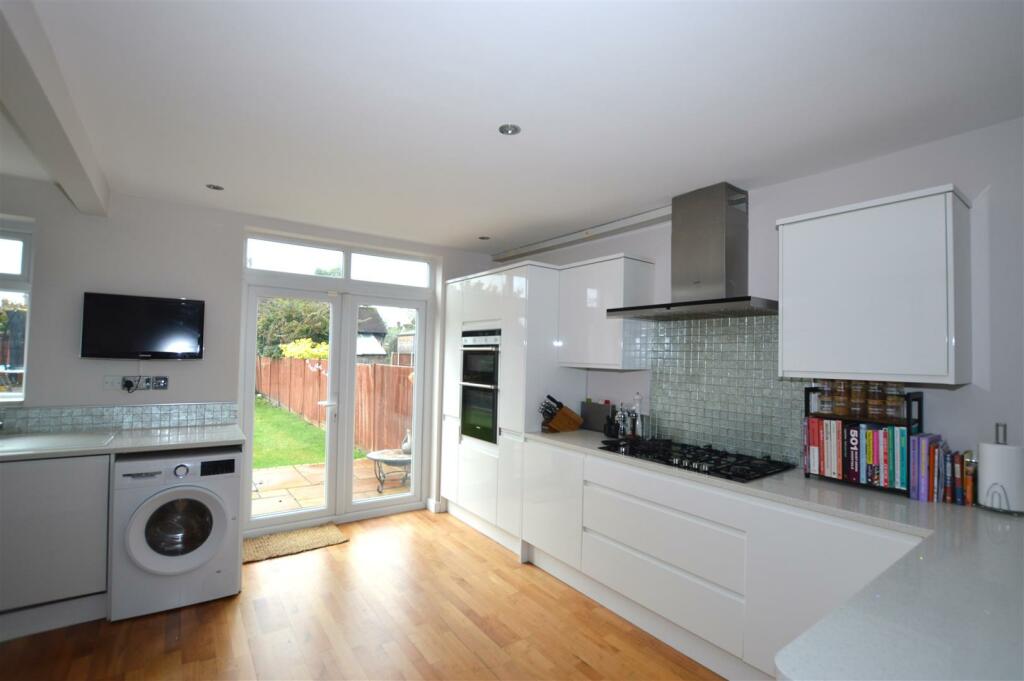 201 Lyndhurst Ave kit Oct 24.JPG