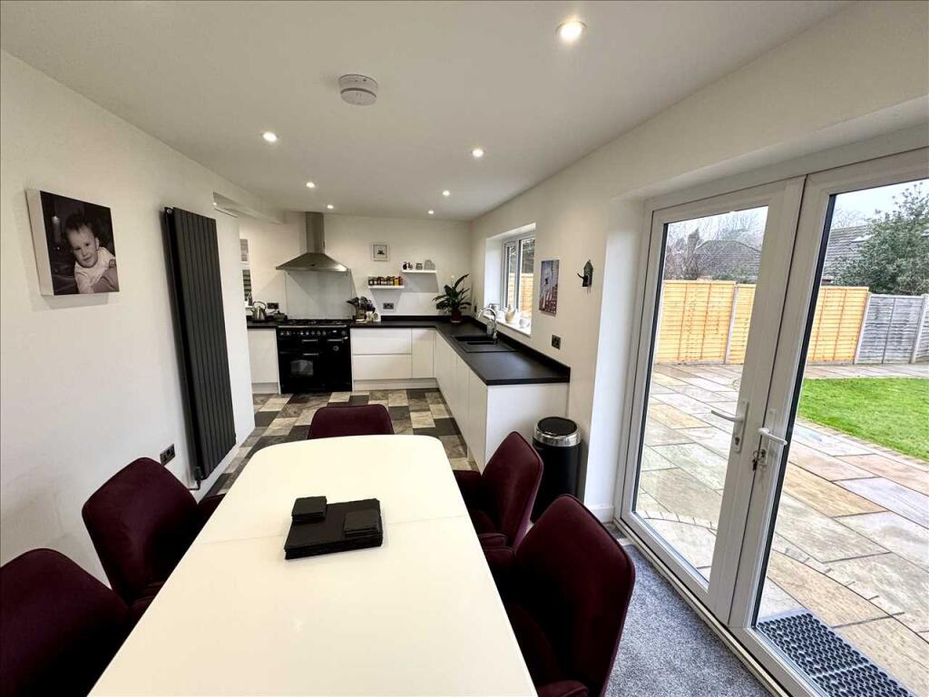 LIVING KITCHEN