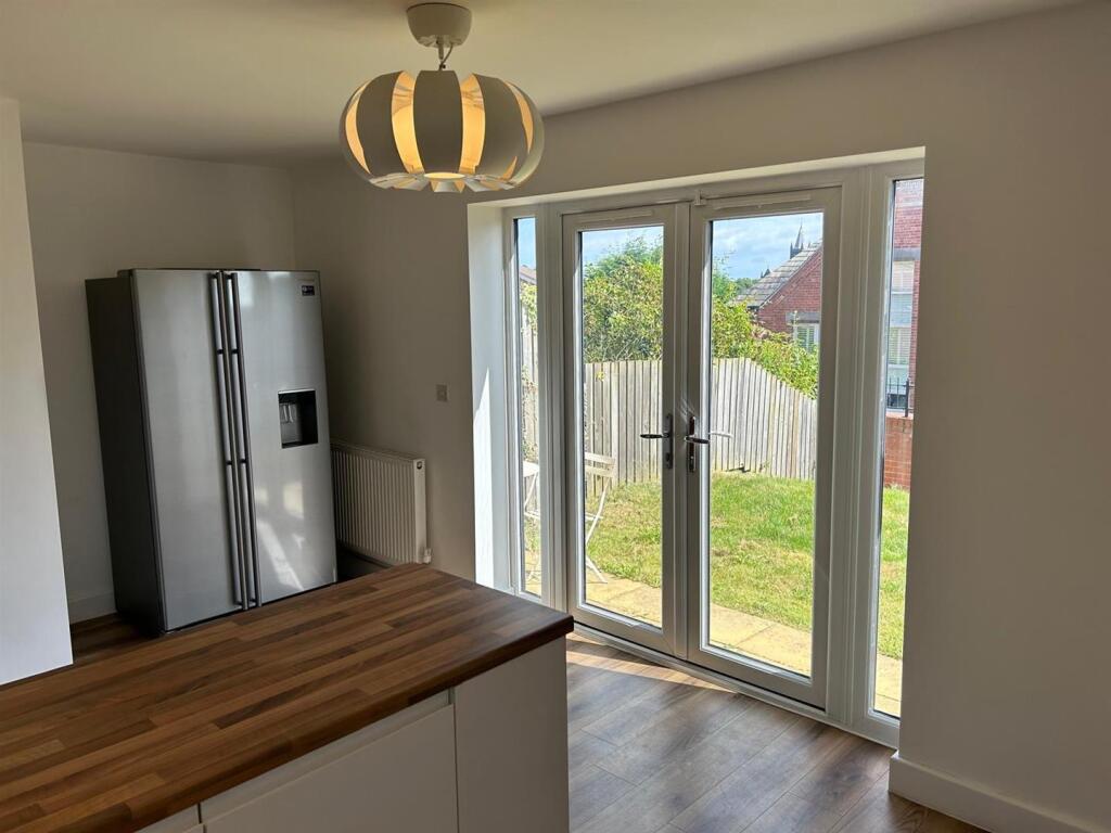 Fitted Dining Kitchen: