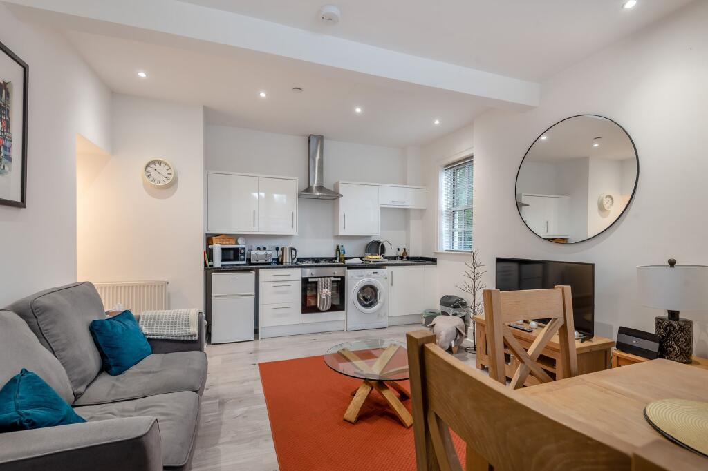 Kitchen/Diner/ Reception room