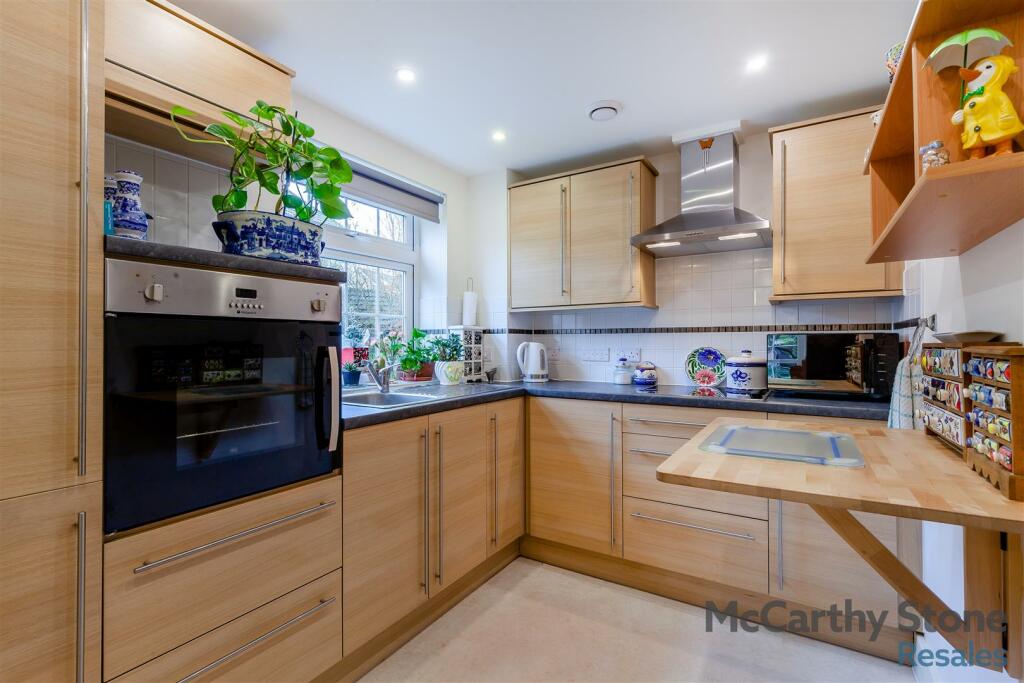 8629728-interior06.jpg