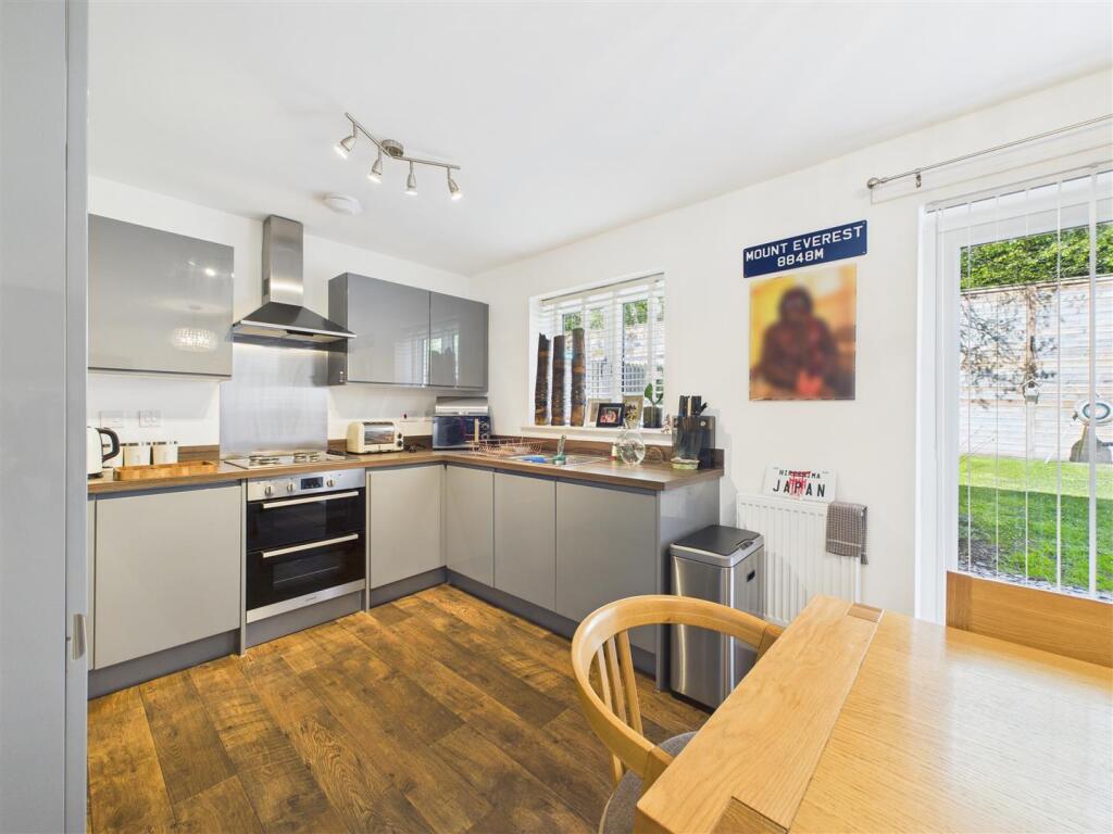 KITCHEN/ DINER