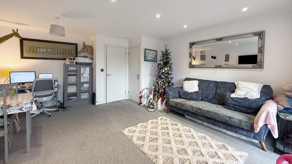 Lounge/dining roo...