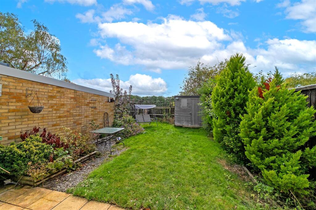 26PinewoodClose-35.jpg