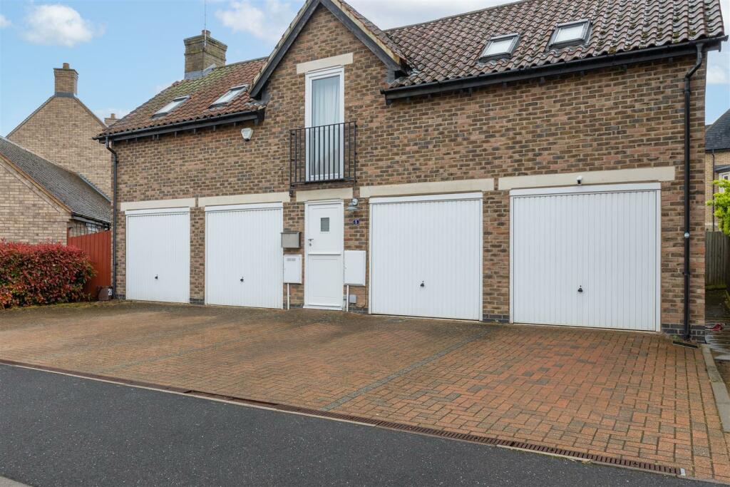 Garage &amp; Parking