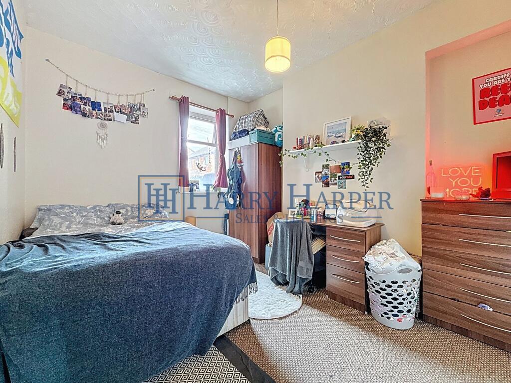 Ground Floor Middle Bedroom