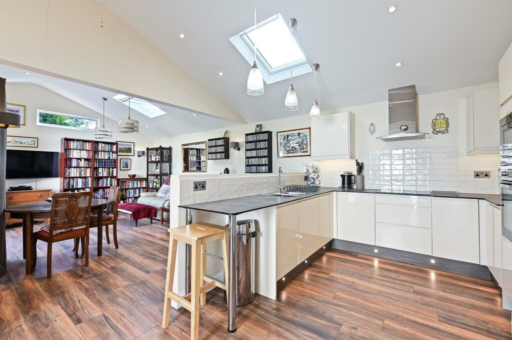 Annex - Kitchen - Lounge