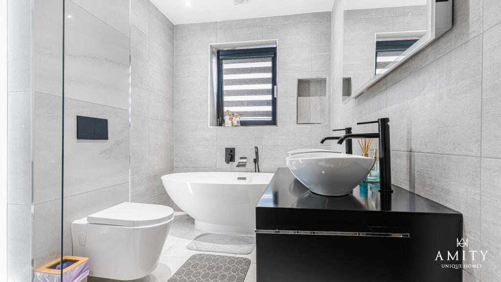 Master En-Suite