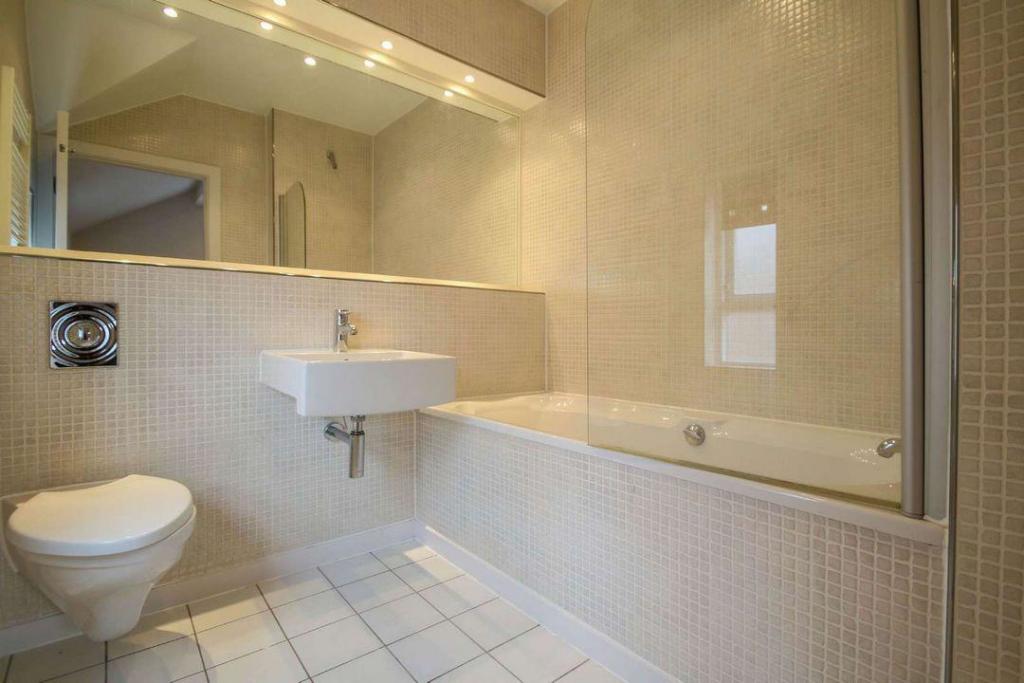 En Suite Bathroom