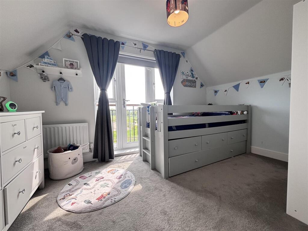 Bensons bed 3.jpg