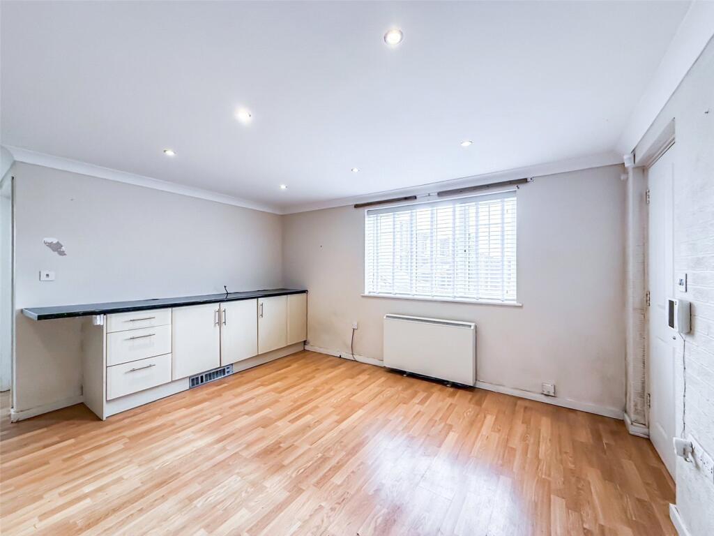Kitchen/Living Area