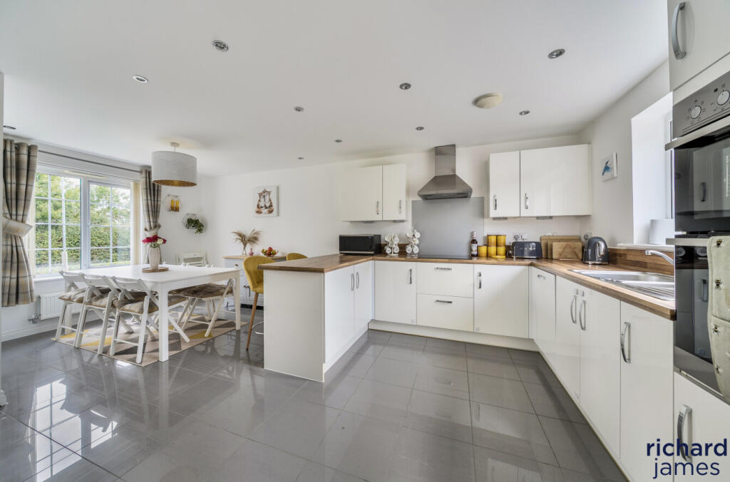 c436ed7f79044f28983f8f59f272ef55