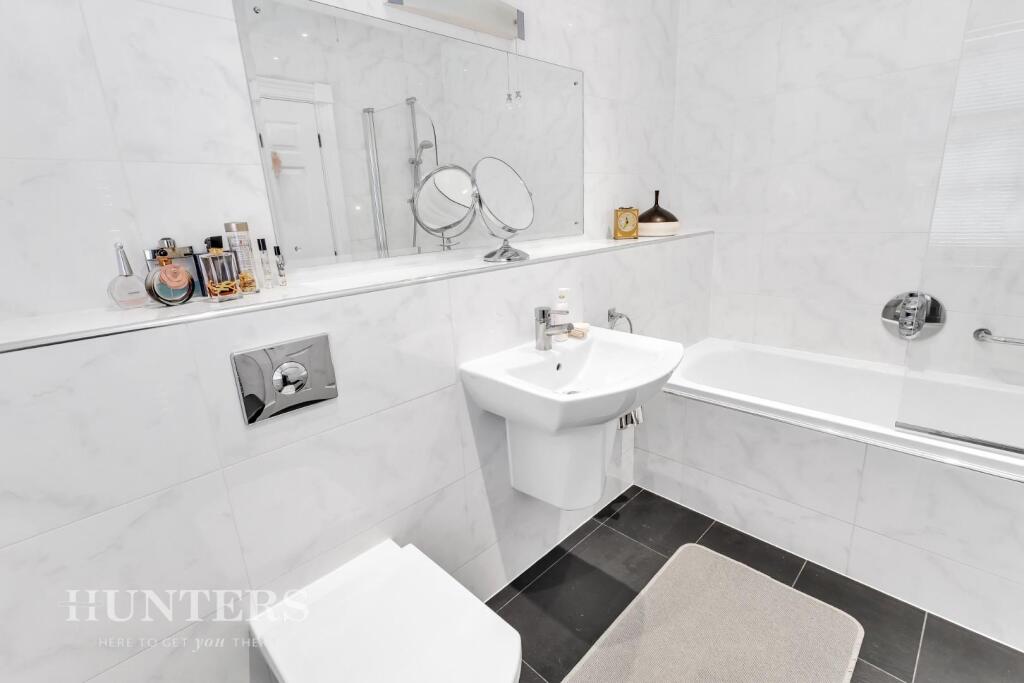 En-Suite Bathroom