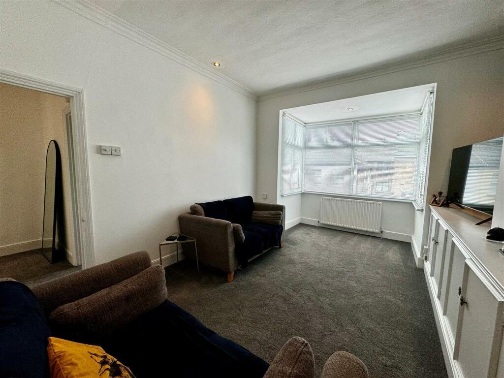 LivingRoom.jpg
