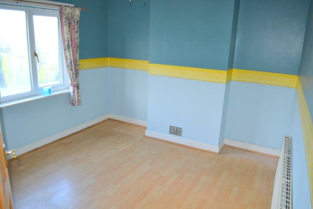 Bedroom 2 (Medium) - Copy (2).JPG