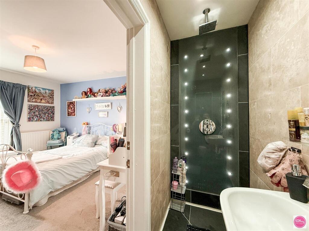 Newhall Road (8).jpg