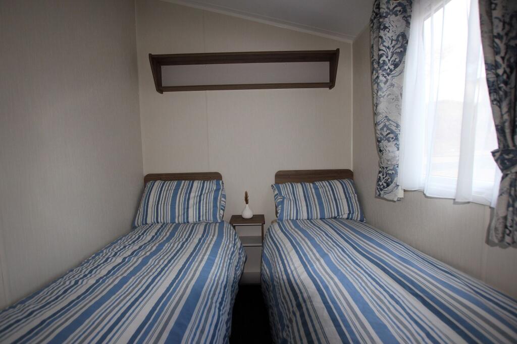 Twin Room 2