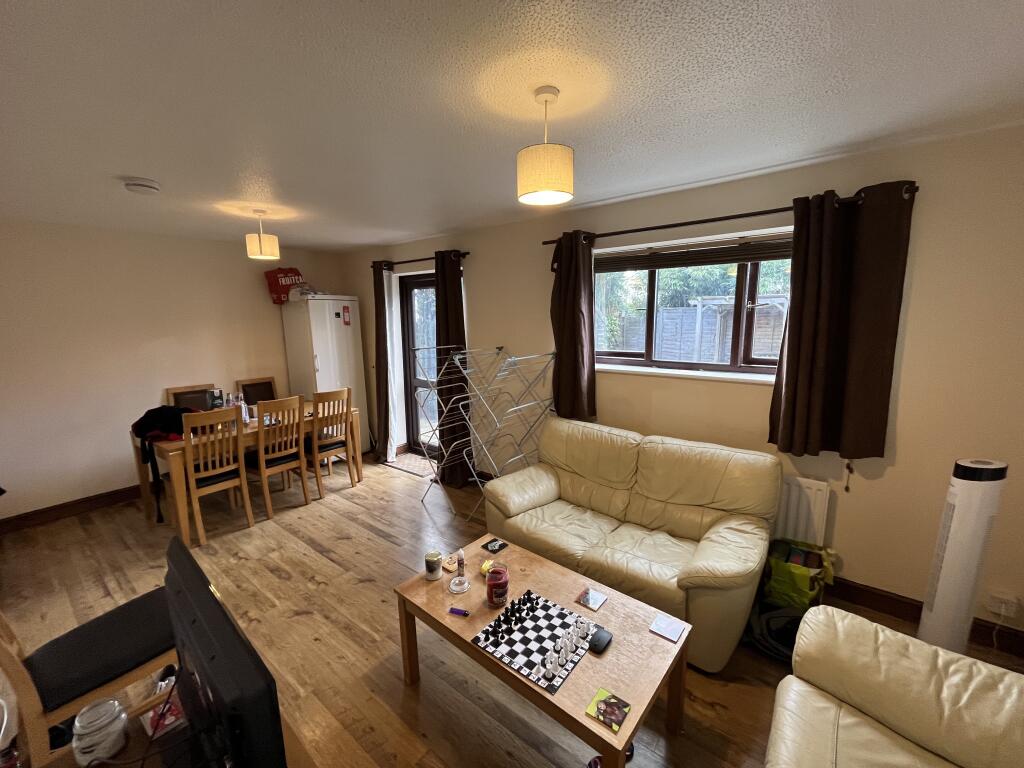 5 Bed House