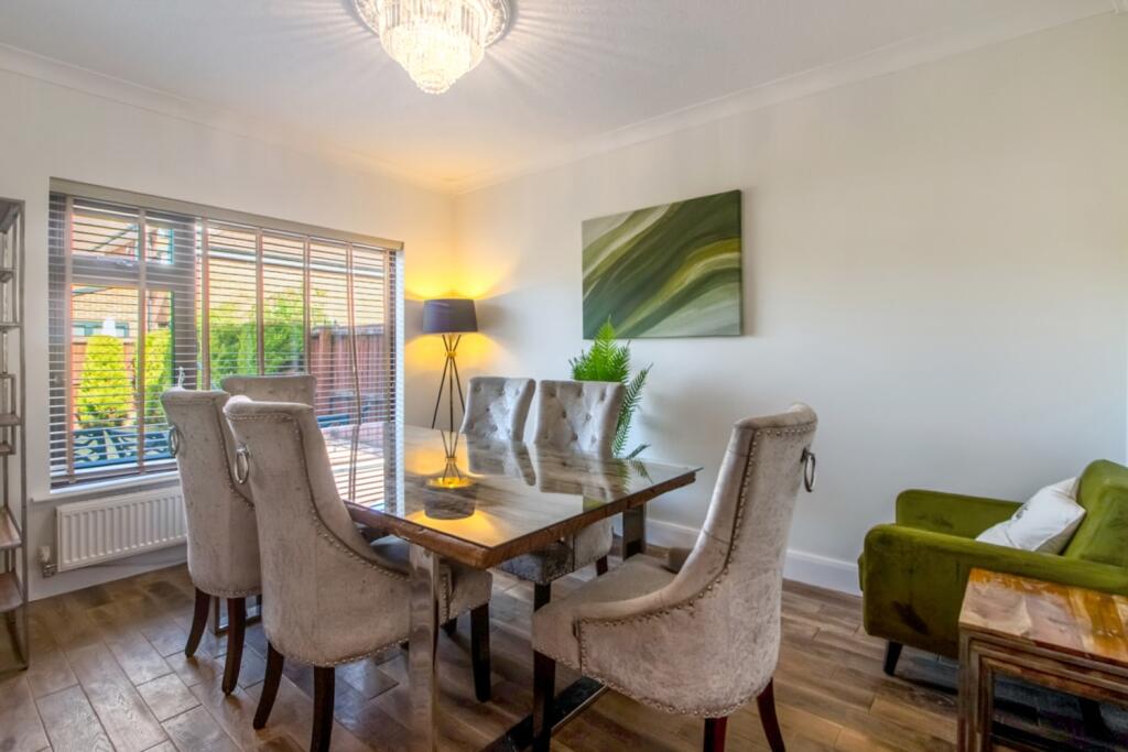 DiningRoom_