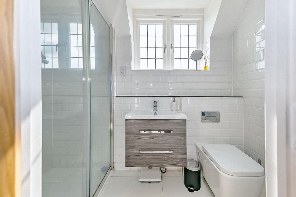En suite - Bedroom 2