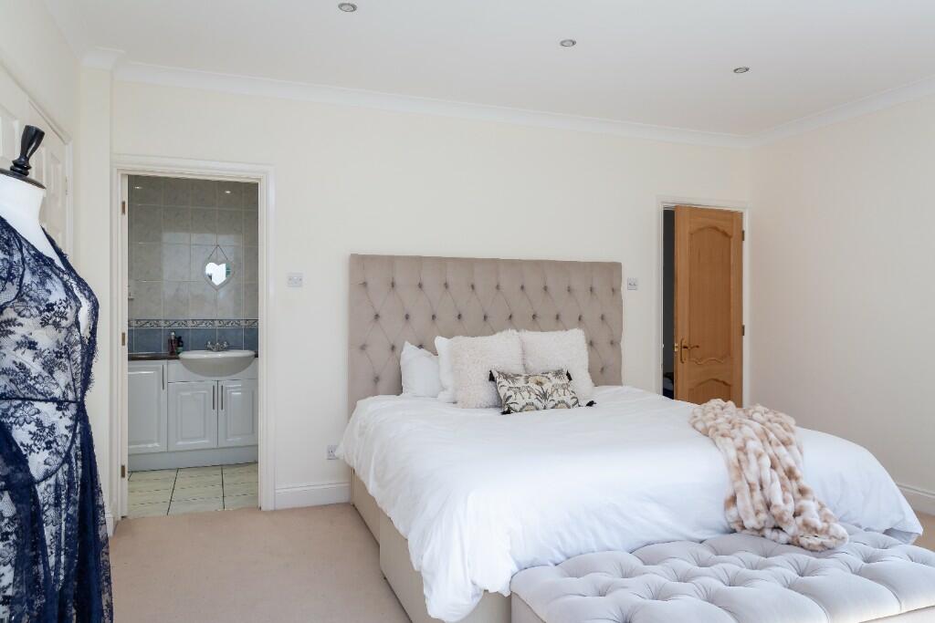 Bedroom 2 and en-sui