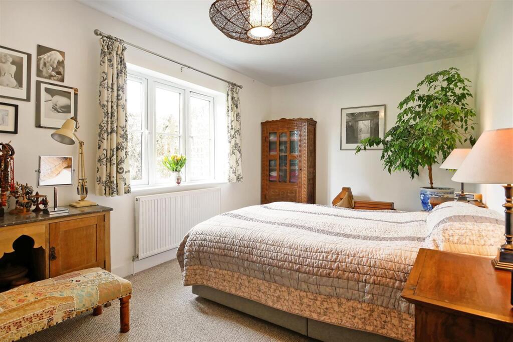 Bedroom (4).jpg