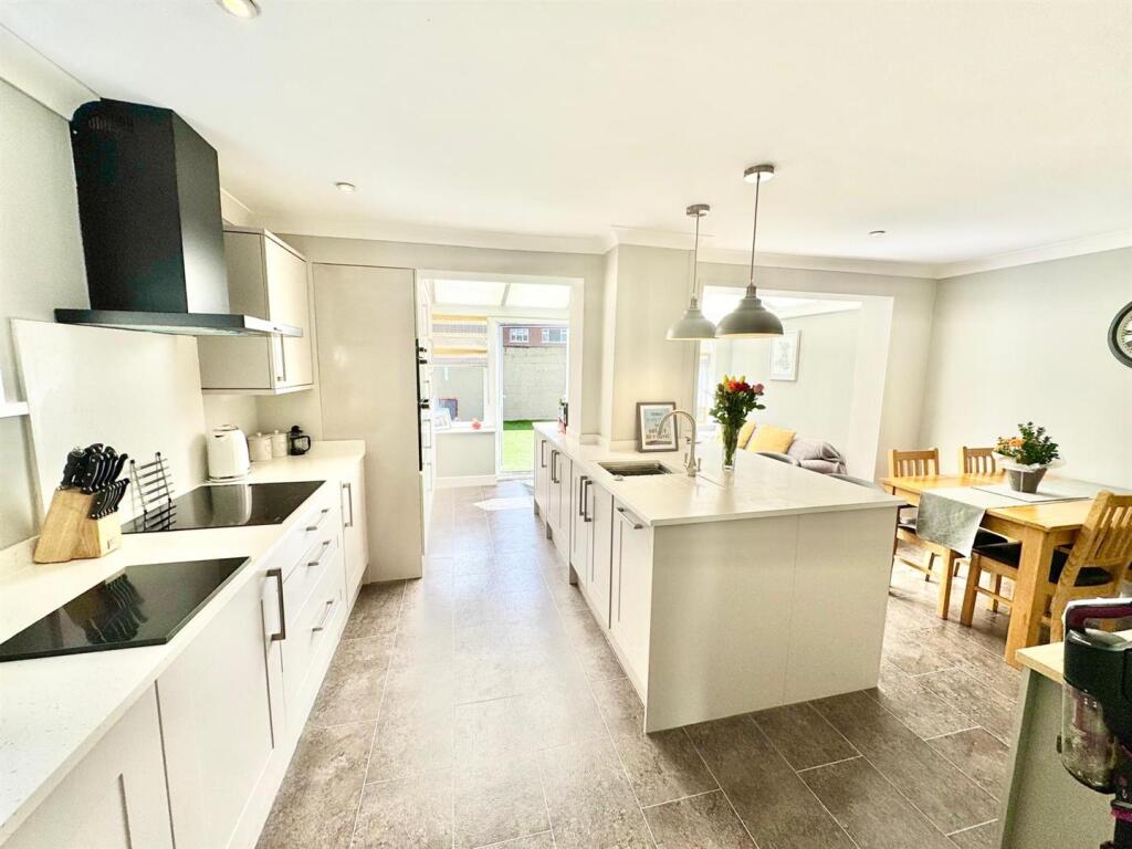 PHOTO-2025-08-28-07-25-36 (17).jpg