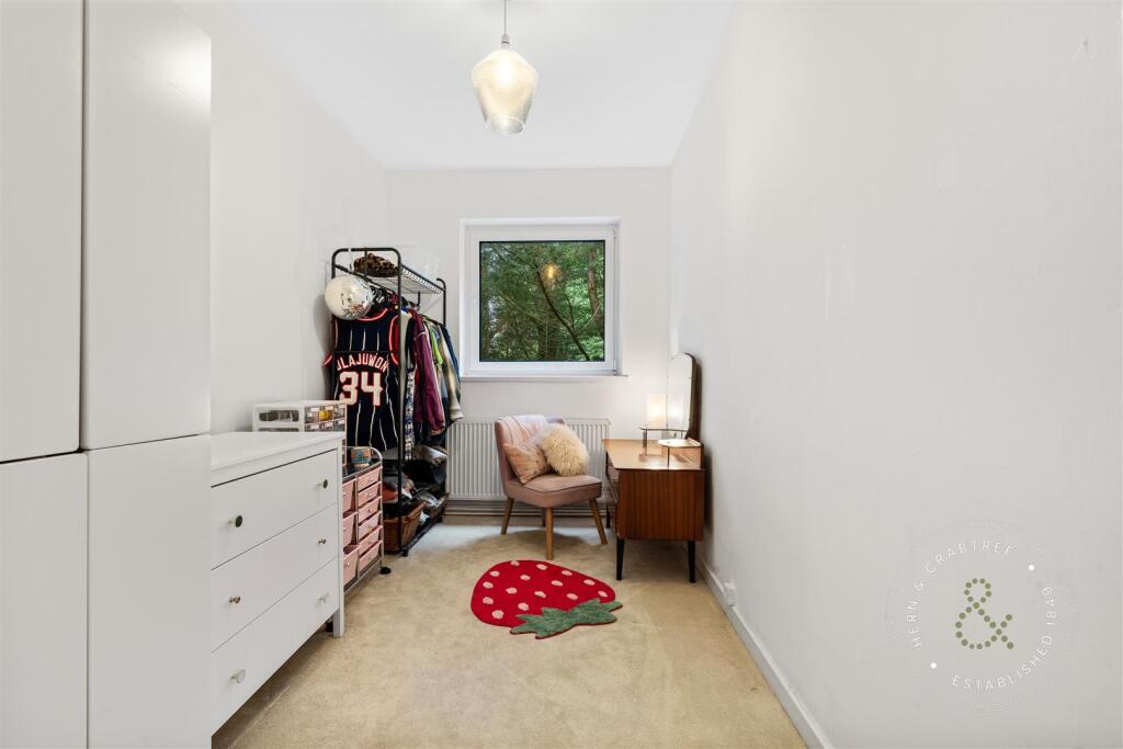 Linnet Close, Hern Crabtree (6).jpg