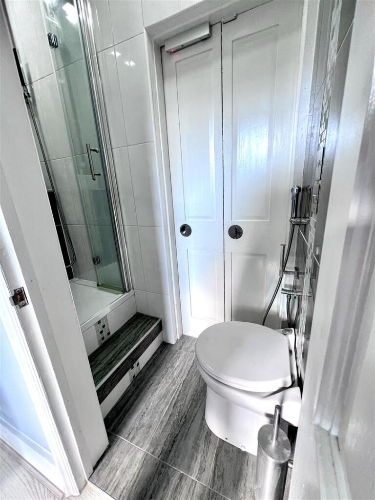 En Suite Shower Room