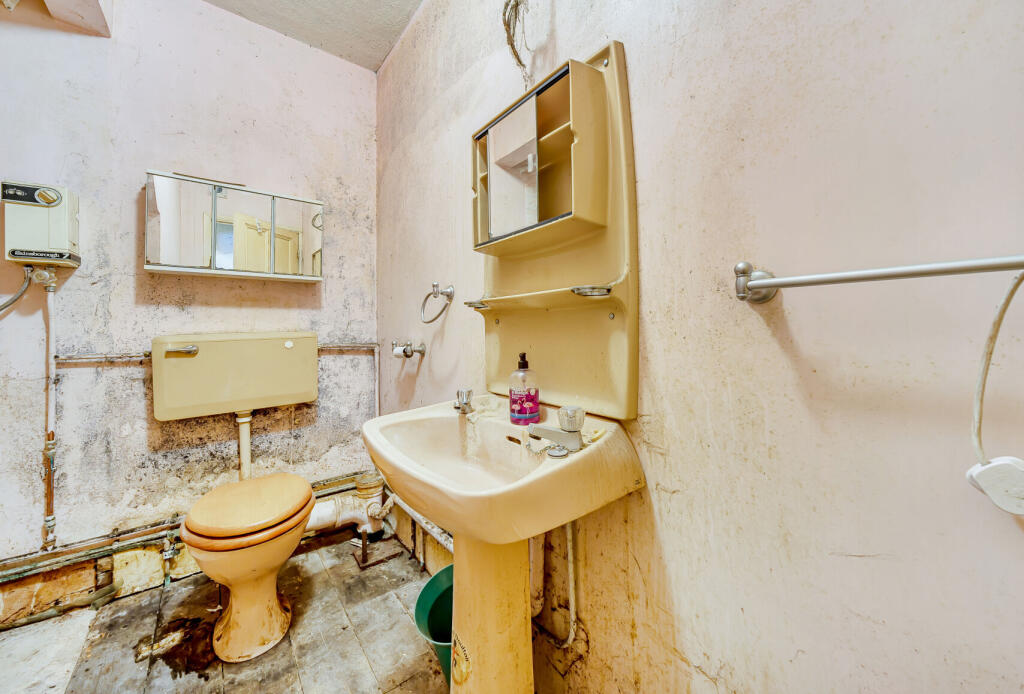 1327032-3-687e63c...