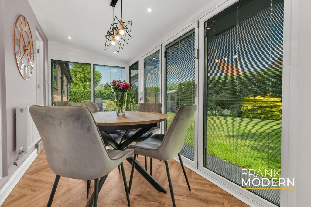 Garden Room / Dining Room